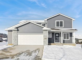 735 W Wright Rd, Norwalk, IA 50211