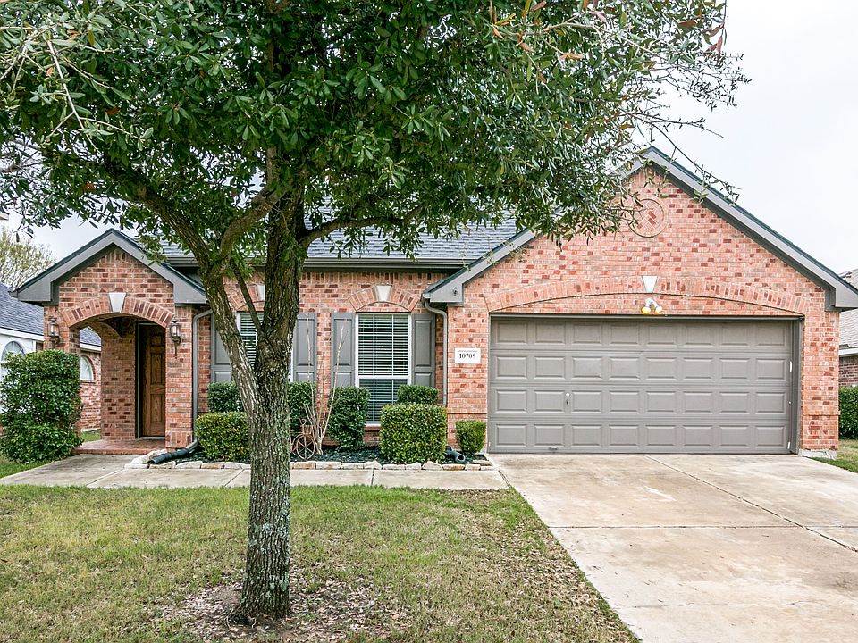 10709-winged-foot-dr-rowlett-tx-High-Res-1.jpg
