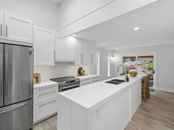 2191 Florence Dr, Nanaimo, BC V9P 9E9