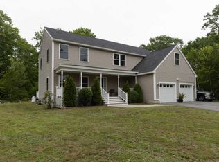 8 Rolling Brook Rd, Raymond, ME 04071