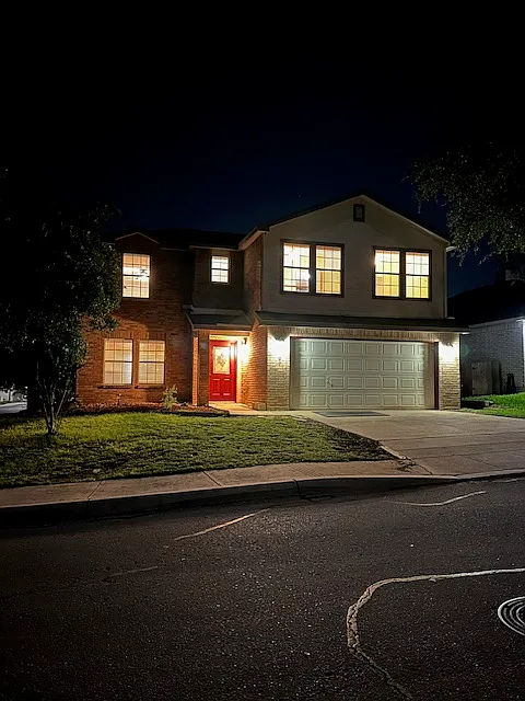 3 bed, 2.5 bath, 1983 sqft, $2,100 — Photo 4