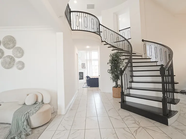 412 Wild Peach Point — Photo 5