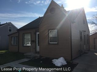 22412 Hanson Ct, Saint Clair Shores, MI 48080
