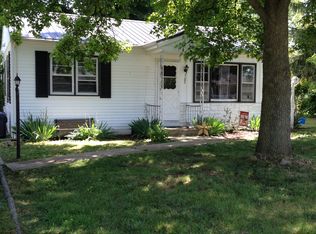 502 4th St, Grottoes, VA 24441