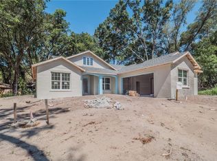 204 N Valley Rd, Fruitland Park, FL 34731