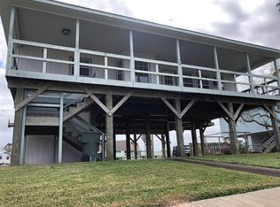 1631 Blue Water Dr, Freeport, TX 77541