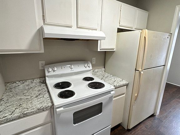 3rd image of 16 Brianfield Cv Unit B