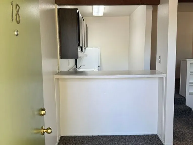 4171 California Ave #18 — Photo 3