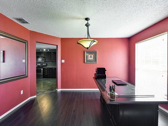 3rd image of 811 Chauvin Dr