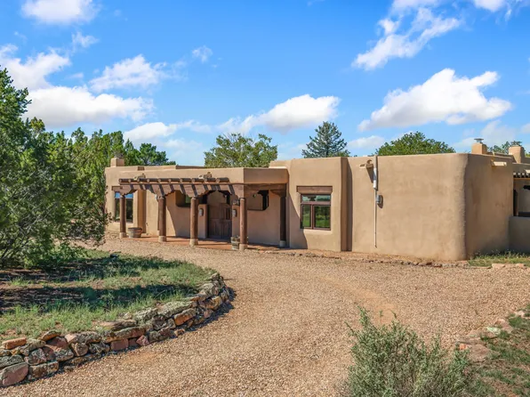 10 Antigua Rd, Santa Fe, NM 87508