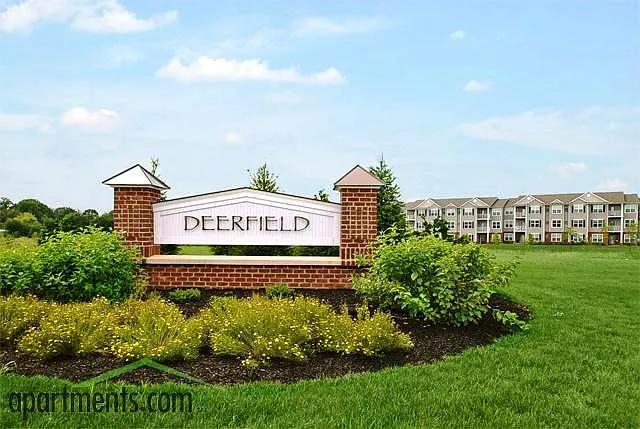 Deerfield Commons — Photo 5