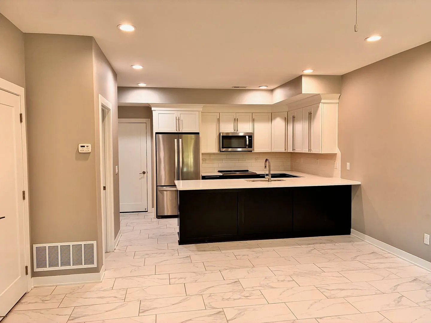 750 SE Westown Parkway — Photo 2