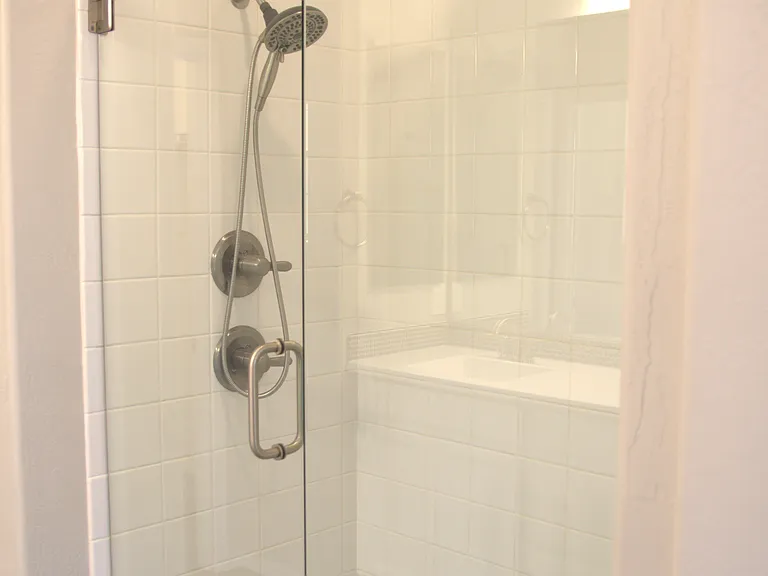 1676 E Hampton Ln — Photo 16