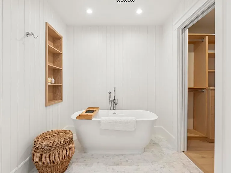 210 Estrella St — Photo 7