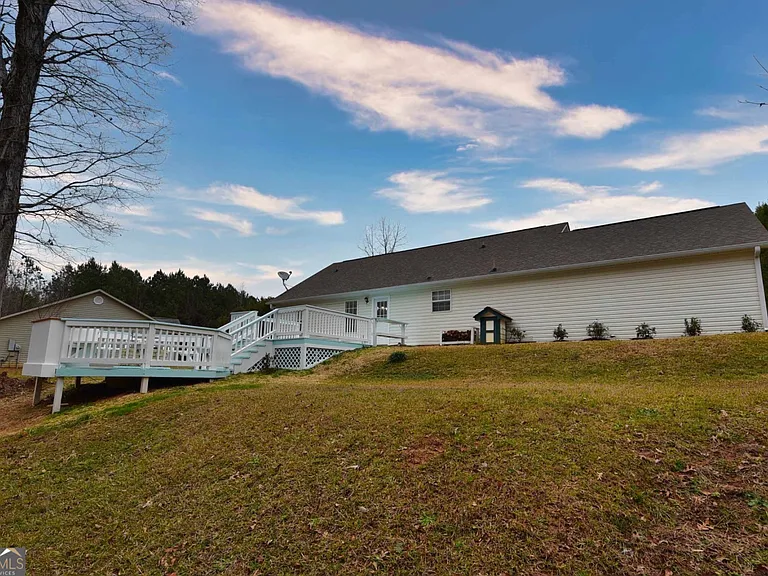 105 Redwood Dr — Photo 18