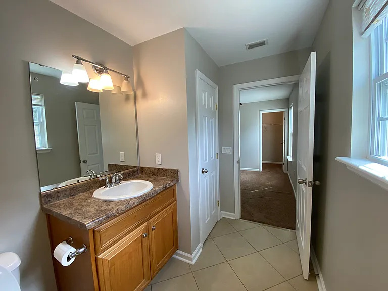 803 W Georgia St #1 — Photo 15