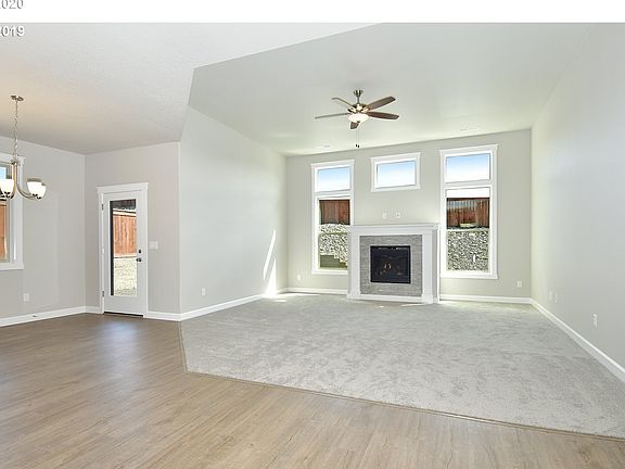 4th image of 803 E Tanoak Ave