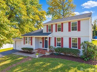 32 Smith St, Metuchen, NJ 08840