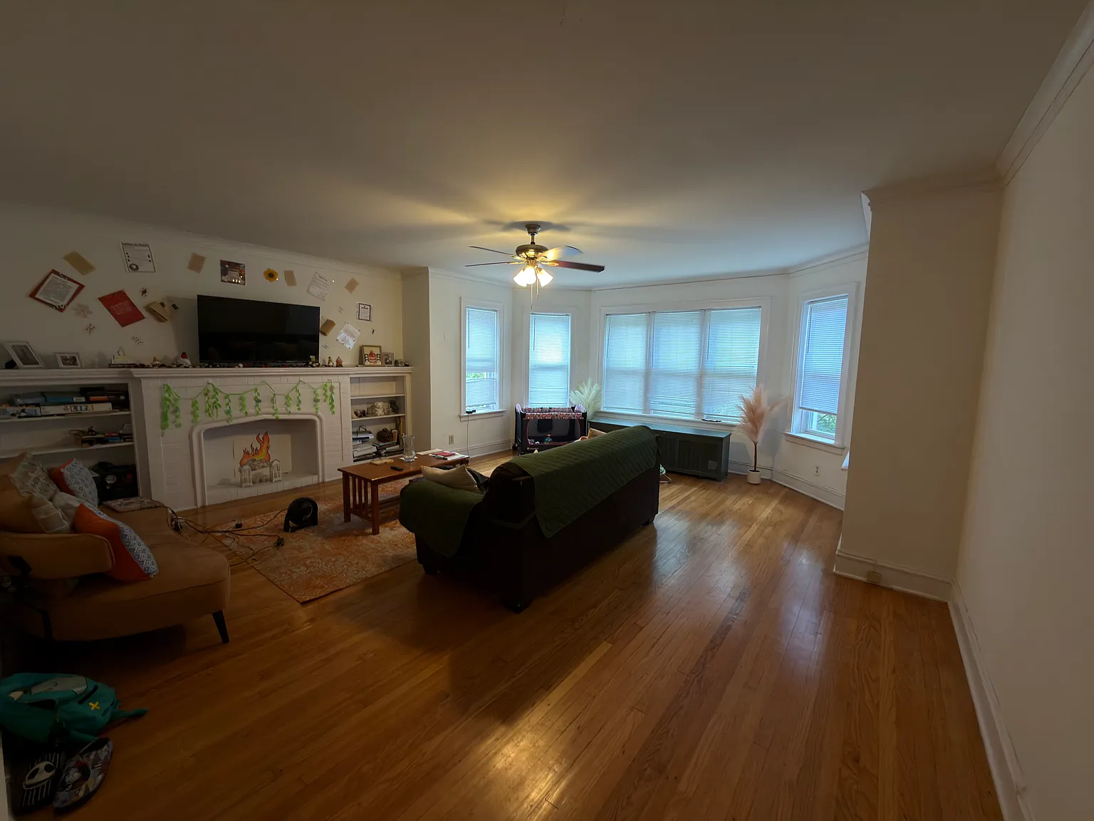 3 bed, $2,200 — Photo 2