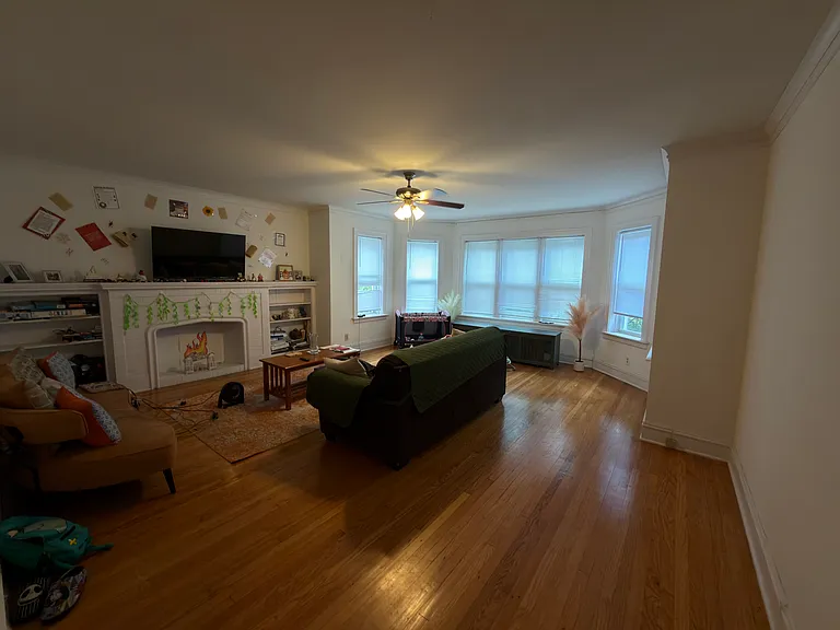 6437 N Leavitt St #1 — Photo 2