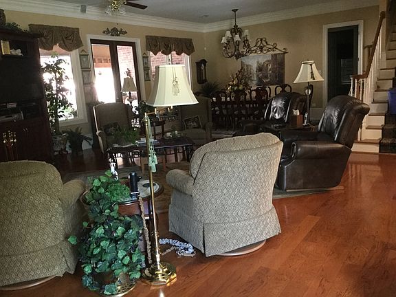 5th image of 104 Enchanted Oak Blvd