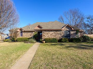 502 N 3rd St, Krum, TX 76249