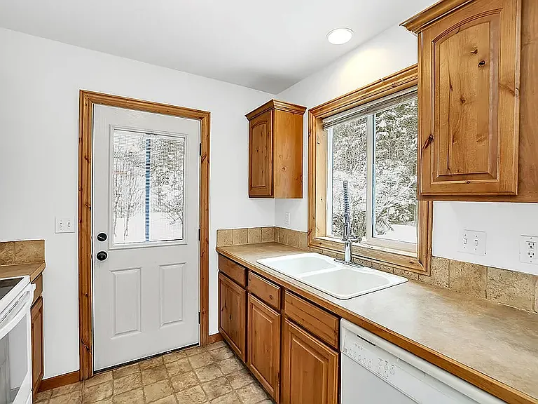 2 bed, 1132 sqft, $2,400 — Photo 4