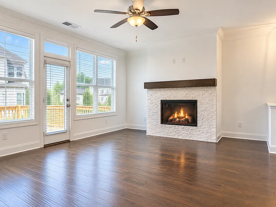 4515 Sims Park Overlook