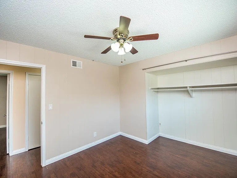 15412 Shasta Ln — Photo 16