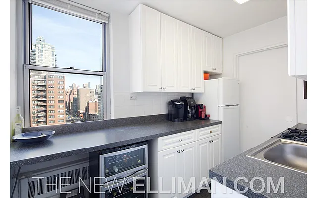 Sold by Douglas Elliman | media 10