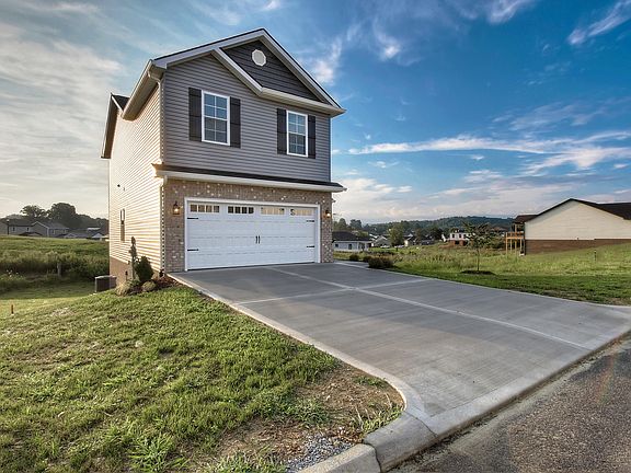 3rd image of 1777 Meadow Creek Ln
