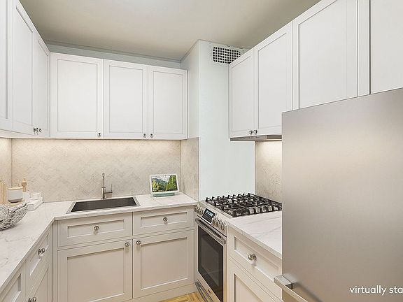 3rd image of 305 E 40th St APT 2A