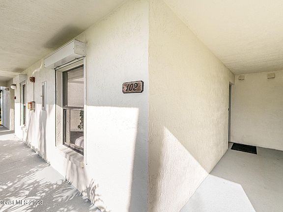 2nd image of 7400 Ridgewood Ave #102