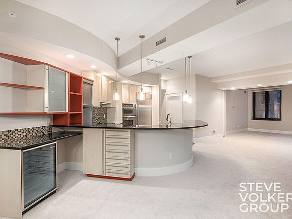 4th image of 60 Monroe Center St NW APT 7C