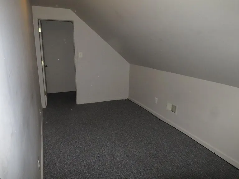 24622 Cloverlawn St — Photo 28