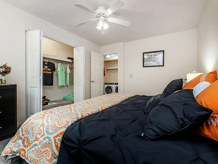 Windsor Hills Apartments — Photo 34