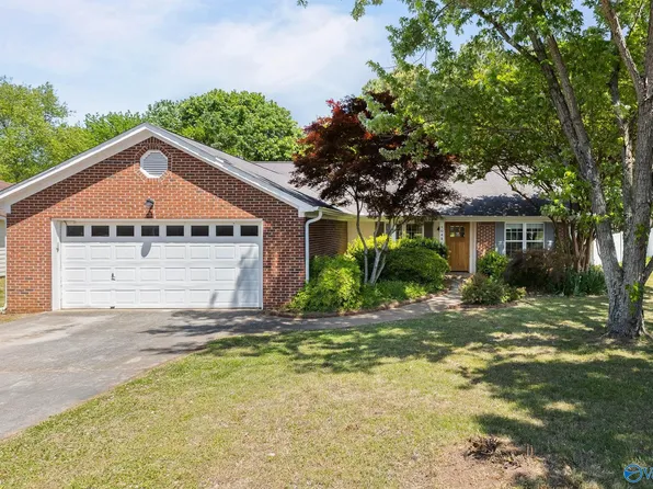 104 Sleepy Hollow Ln, Madison, AL 35758