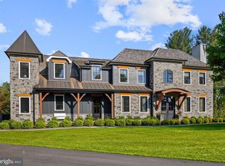 112 Dovecote Ln, Villanova, PA 19085