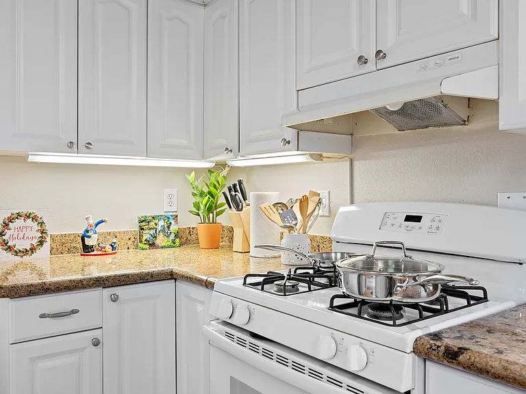 2615 Q St #2 — Photo 4