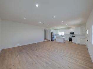 8031 Vantage Ave, North Hollywood, CA 91605