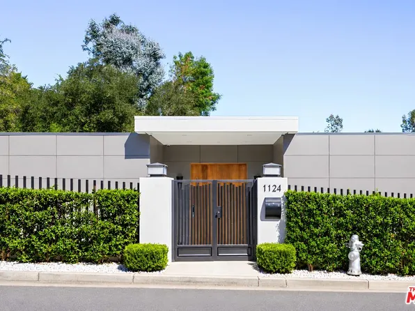 1124 Summit Dr, Beverly Hills, CA 90210
