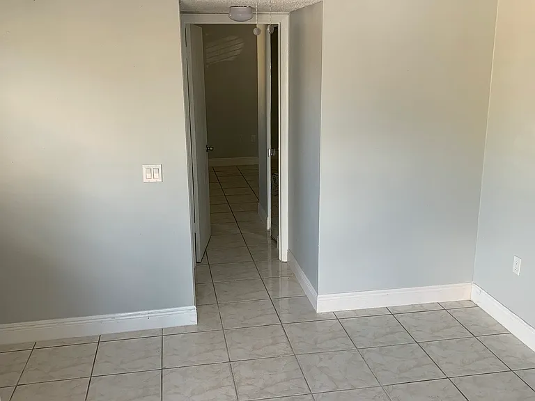 217 E 10th St #2 — Photo 3