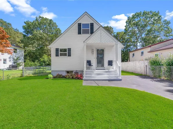 124 Baybright Drive, Shirley, NY 11967