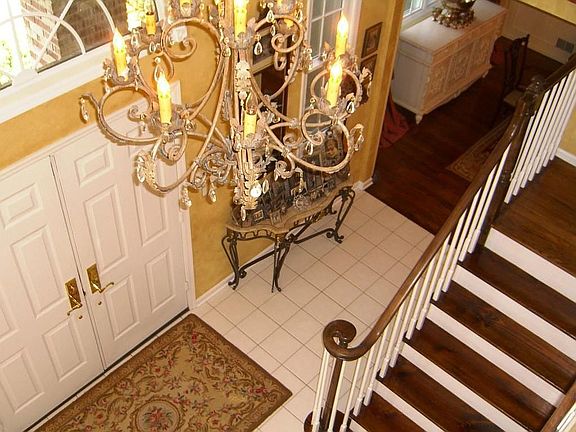 Spacious Foyer