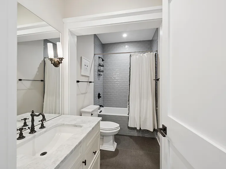 64 Birchwood Ln — Photo 21