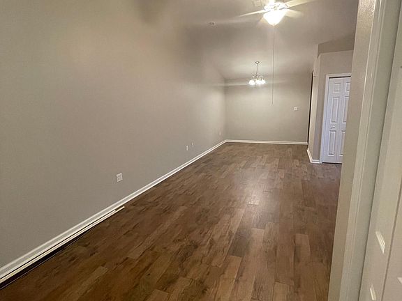 3rd image of 2412 Quazar Cir