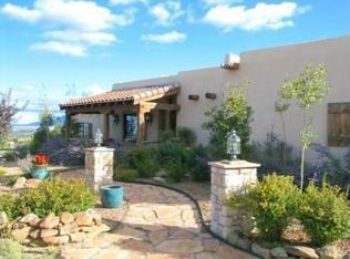 1101 Hennings, Taos, NM 87571