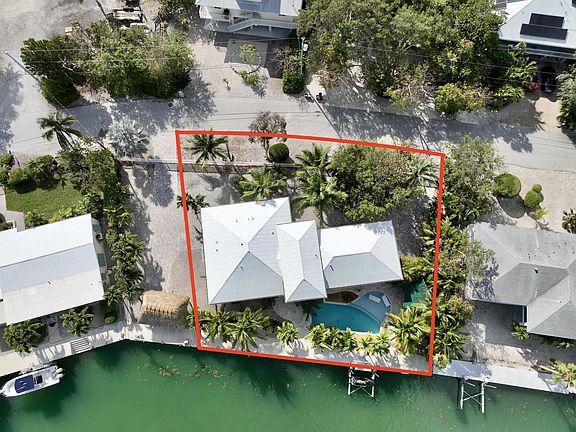 2nd image of 622 Sawyer Dr