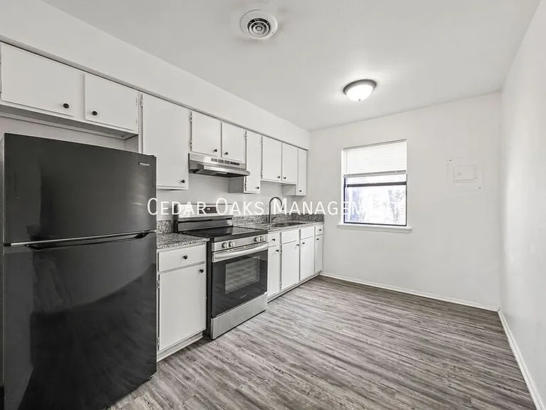1931 W Deane St #U — Photo 17