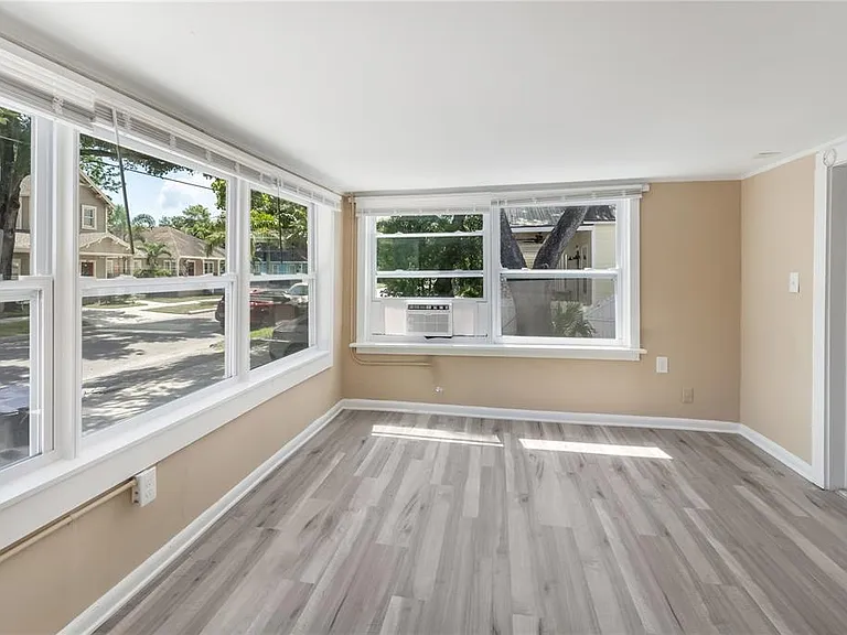 418 E Amelia Ave #A — Photo 7